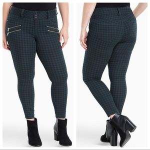 Torrid - NWOT Rare Gingham Jegging! 28XShort